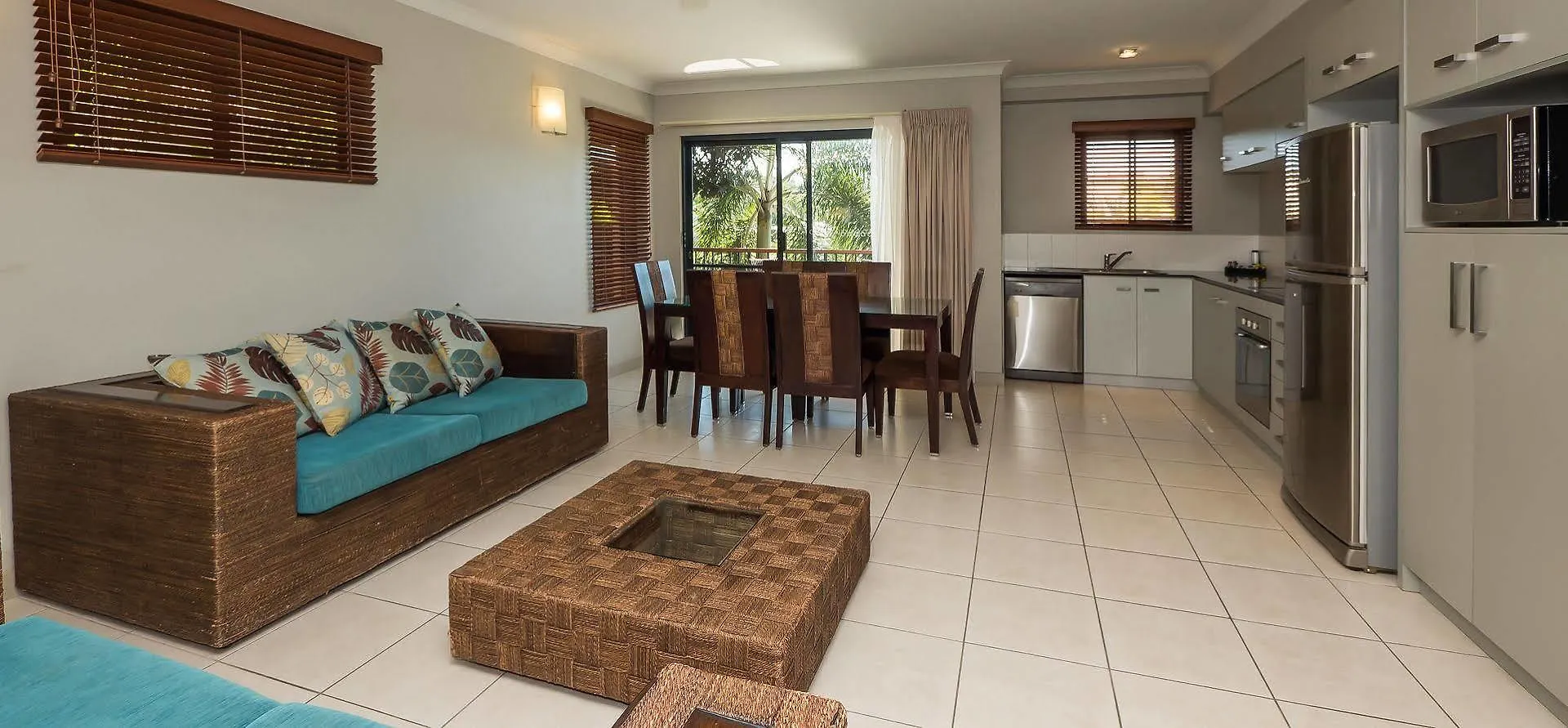 Blue Lagoon Resort Trinity Beach Aparthotel