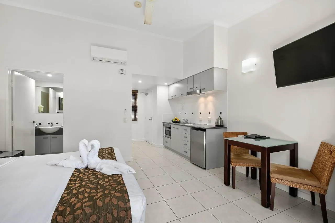 Blue Lagoon Resort Trinity Beach 4*,