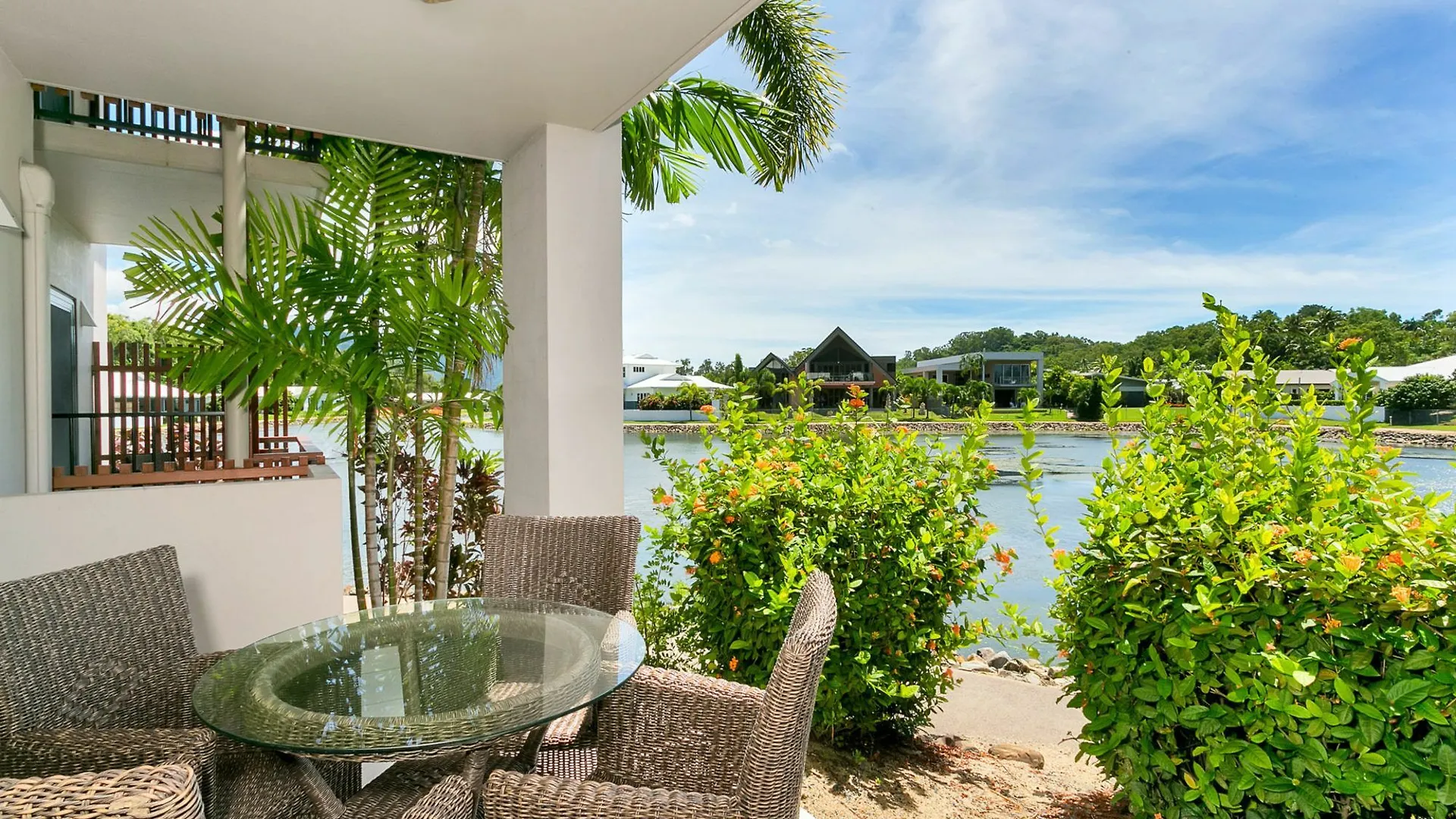 Blue Lagoon Resort Trinity Beach 4*,